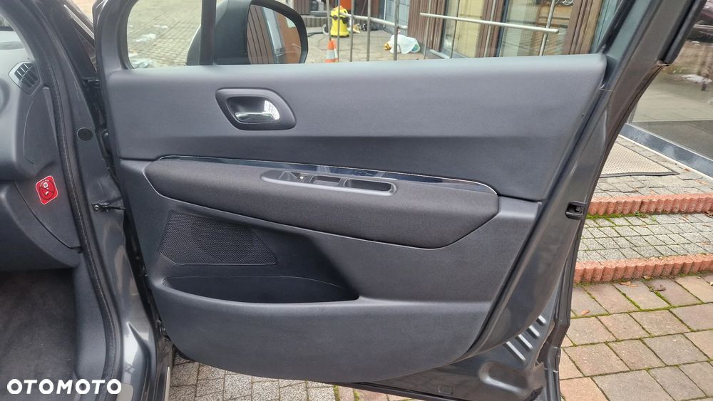 Peugeot 3008 HDi FAP 150 Premium - 29