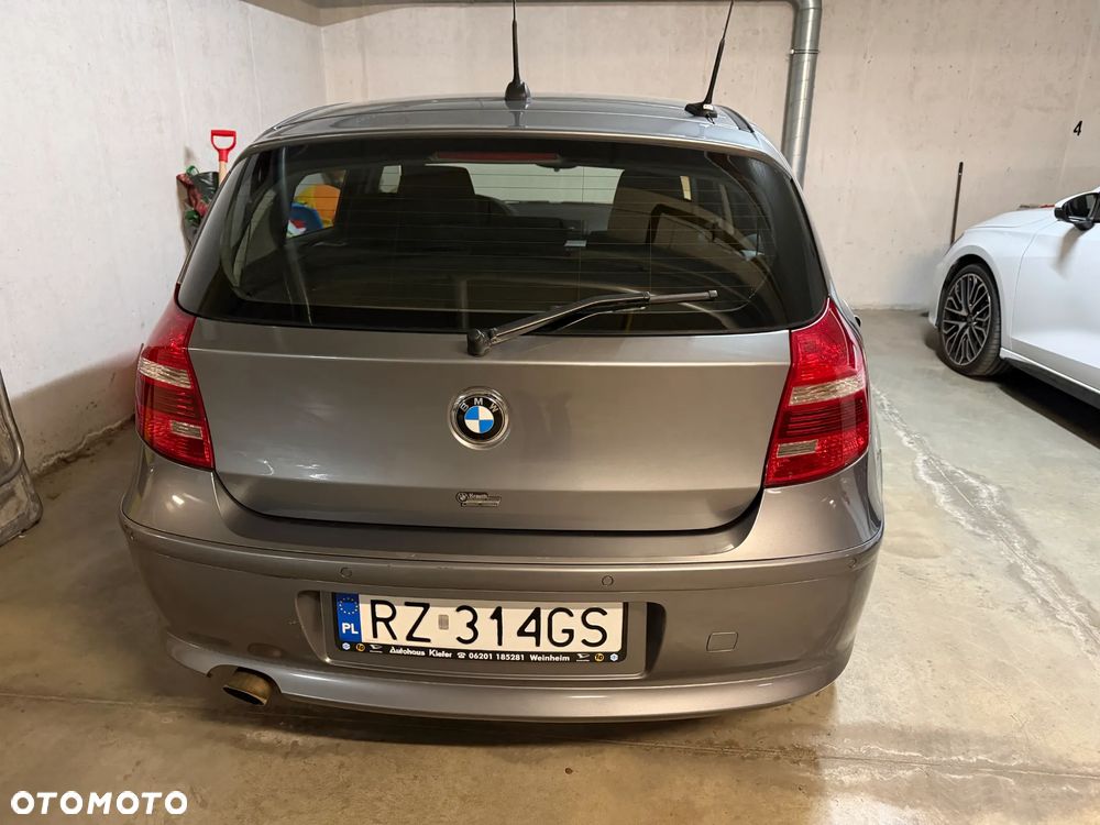 BMW Seria 1 118d DPF - 4