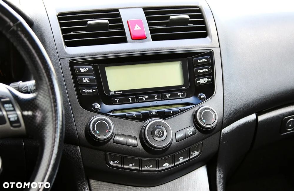 Honda Accord 2.0 Sport - 23