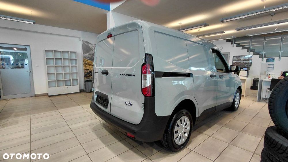 Ford Transit Courier - 5