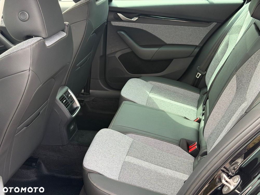 Skoda Octavia 2.0 TDI Selection DSG - 17