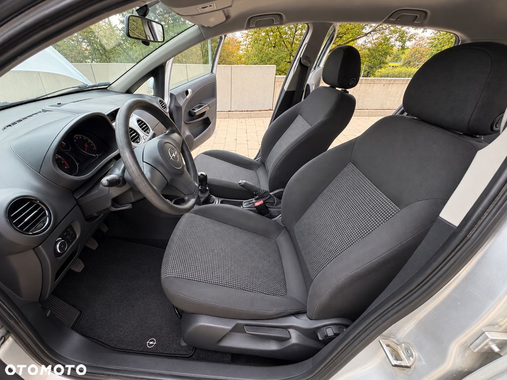 Opel Corsa 1.2 16V Essentia - 20