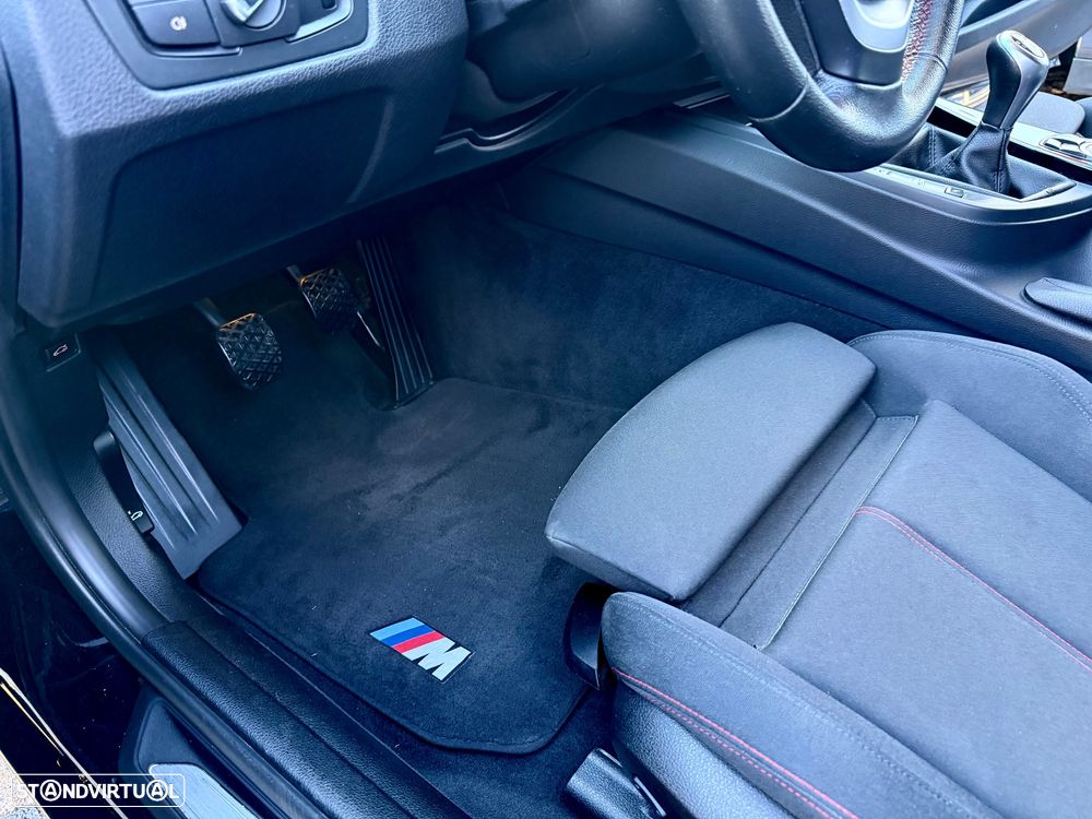 BMW 318 d Touring Line Sport - 32