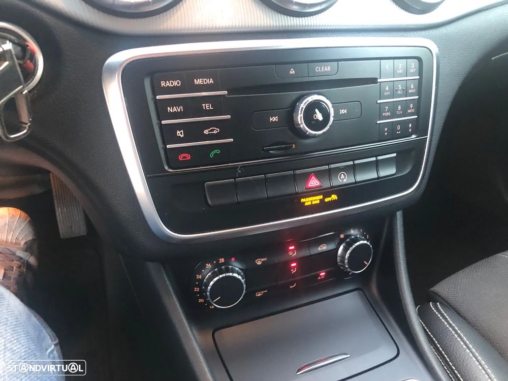 Mercedes-Benz CLA 180 d Shooting Brake Urban - 14