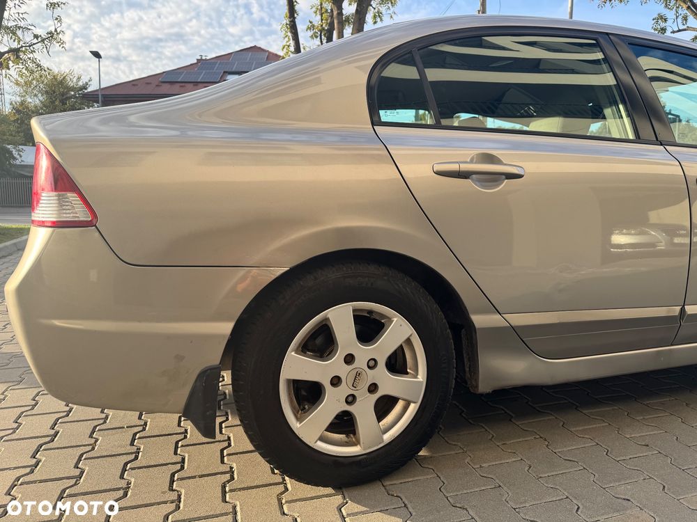 Honda Civic 1.8 Comfort - 10