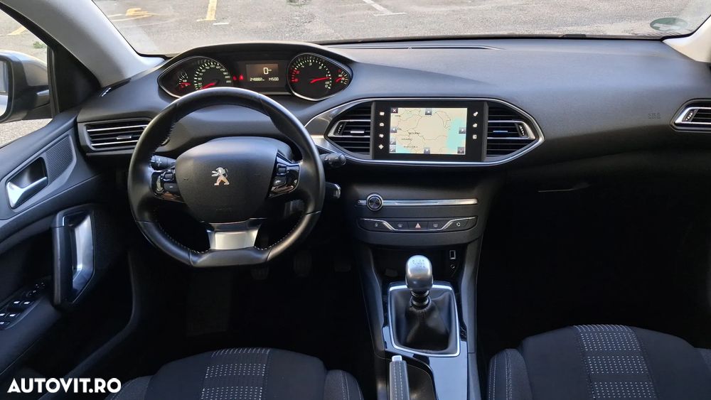 Peugeot 308 - 8