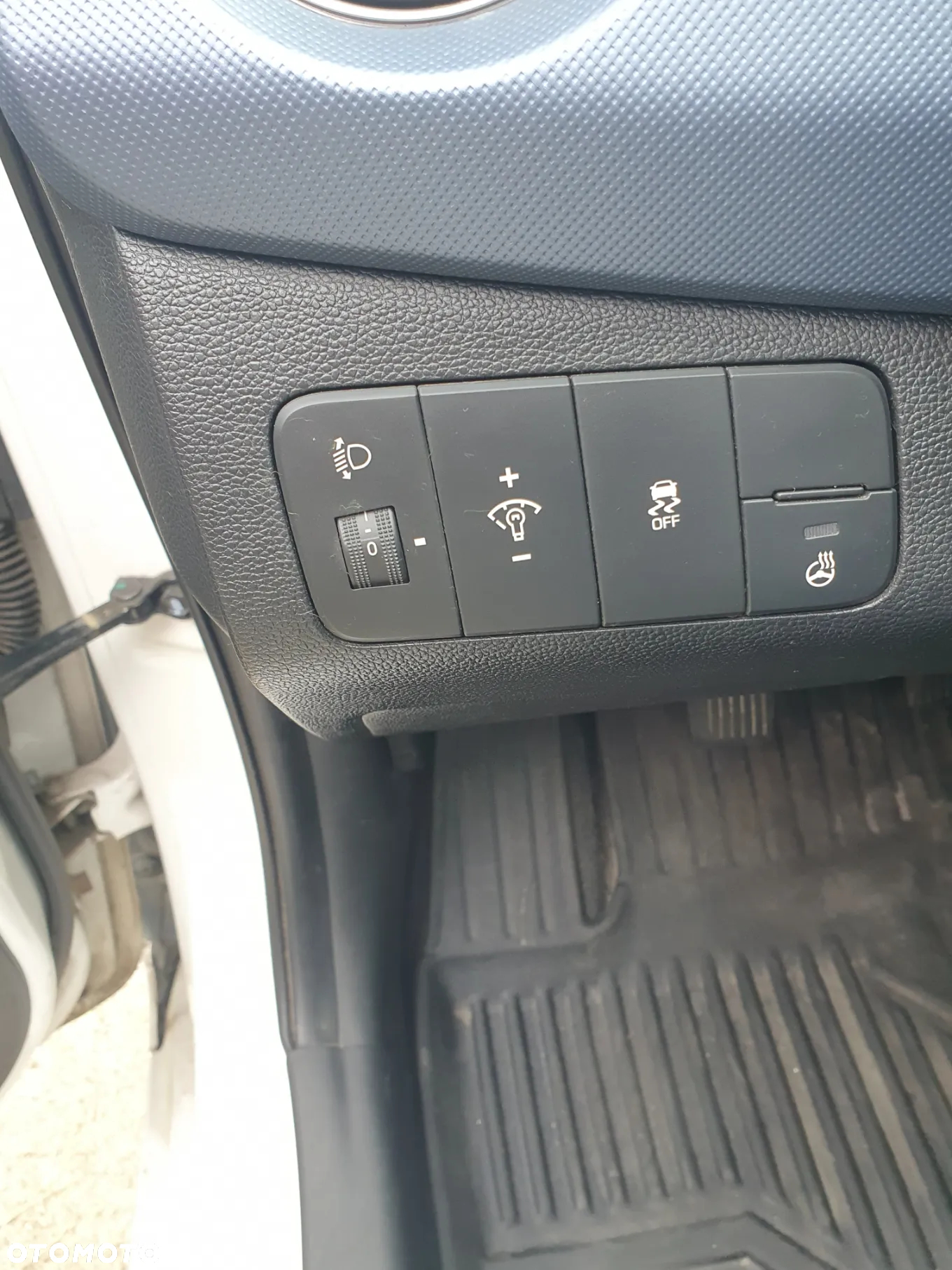 Hyundai i10 1.0 Fifa World Cup Edition - 8