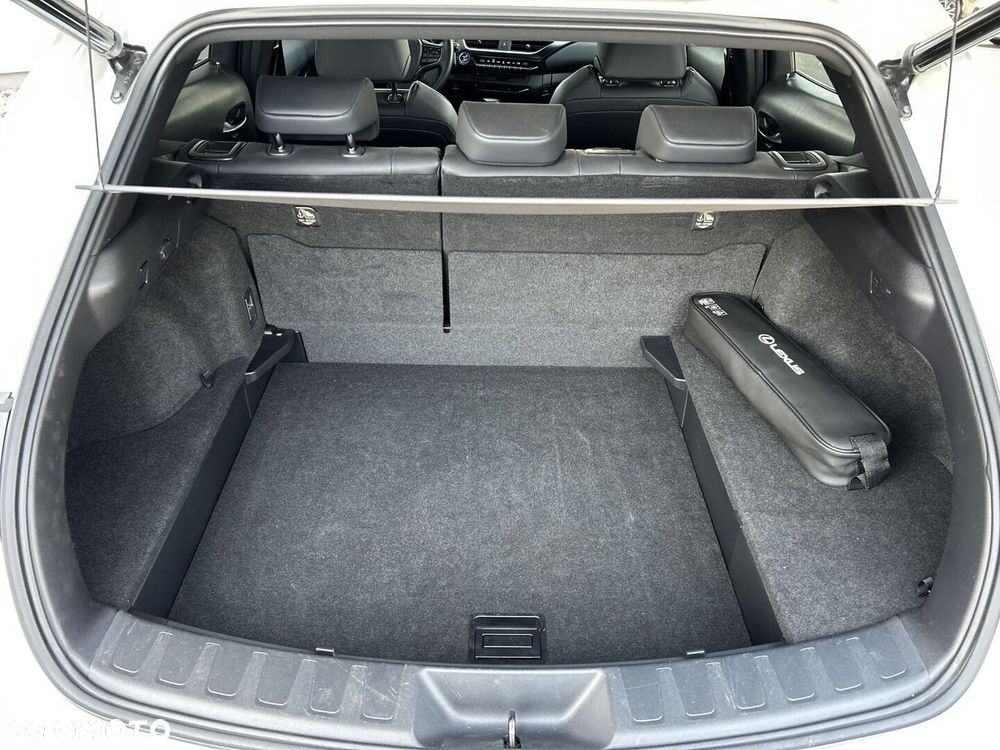 Lexus UX 250h GPF F Impression 2WD - 25