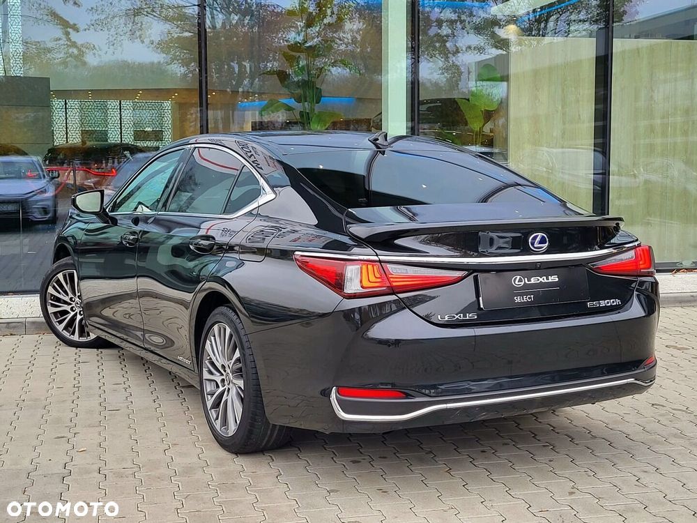 Lexus ES - 12