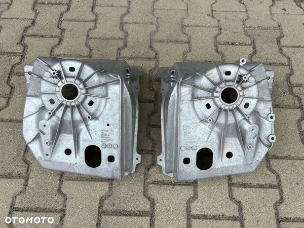 BMW IX20 I20 PRAWY KIELICH WZMOCNIENIE PRZÓD ĆWIARTKA 7954056