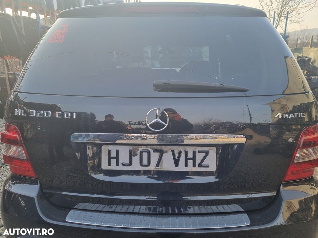 Haion Cu Luneta Mercedes ML W164 2005 - 2008 SUV 4 Usi Negru (1200) - 1