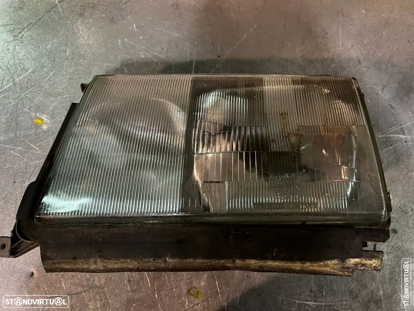 ÓTICA / FAROL MERCEDES W124 200 - ESQUERDO - 1