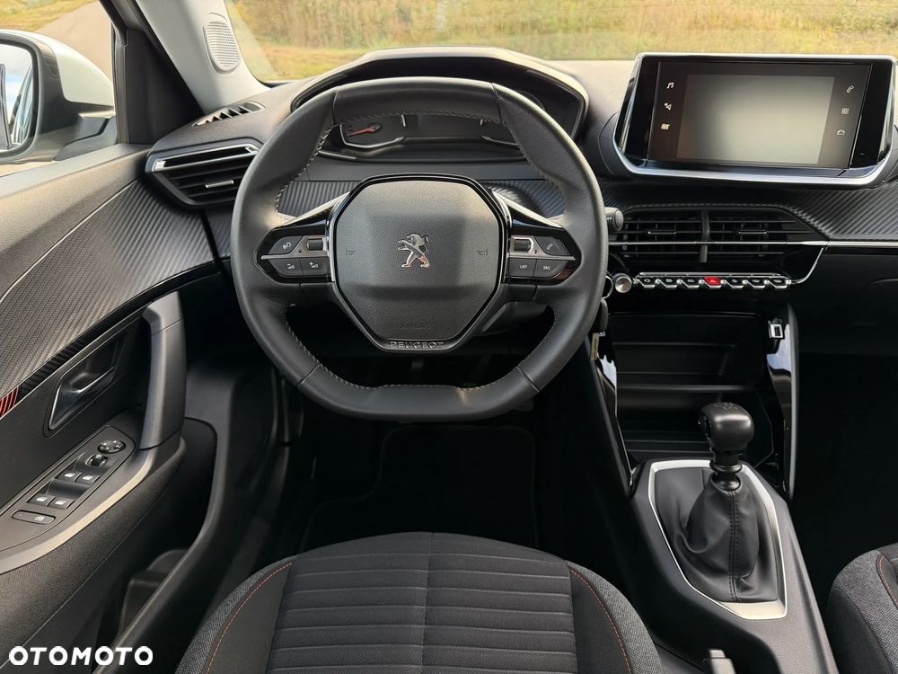 Peugeot 2008 1.2 PureTech Active S&S - 17