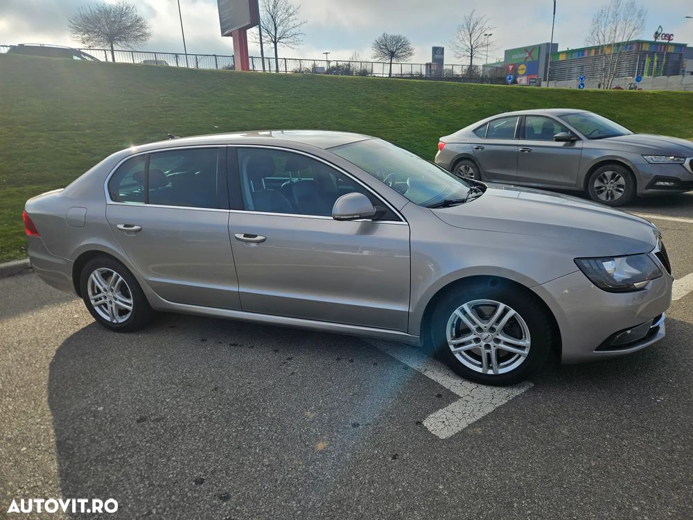 Skoda Superb 2.0 TDI DSG Comfort - 4