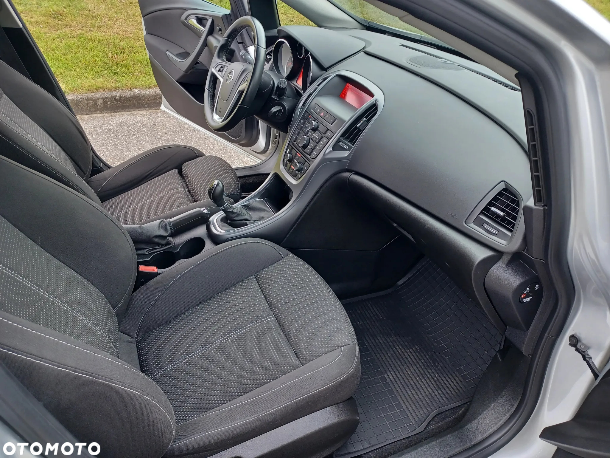 Opel Astra IV 1.6 CDTI Cosmo - 13