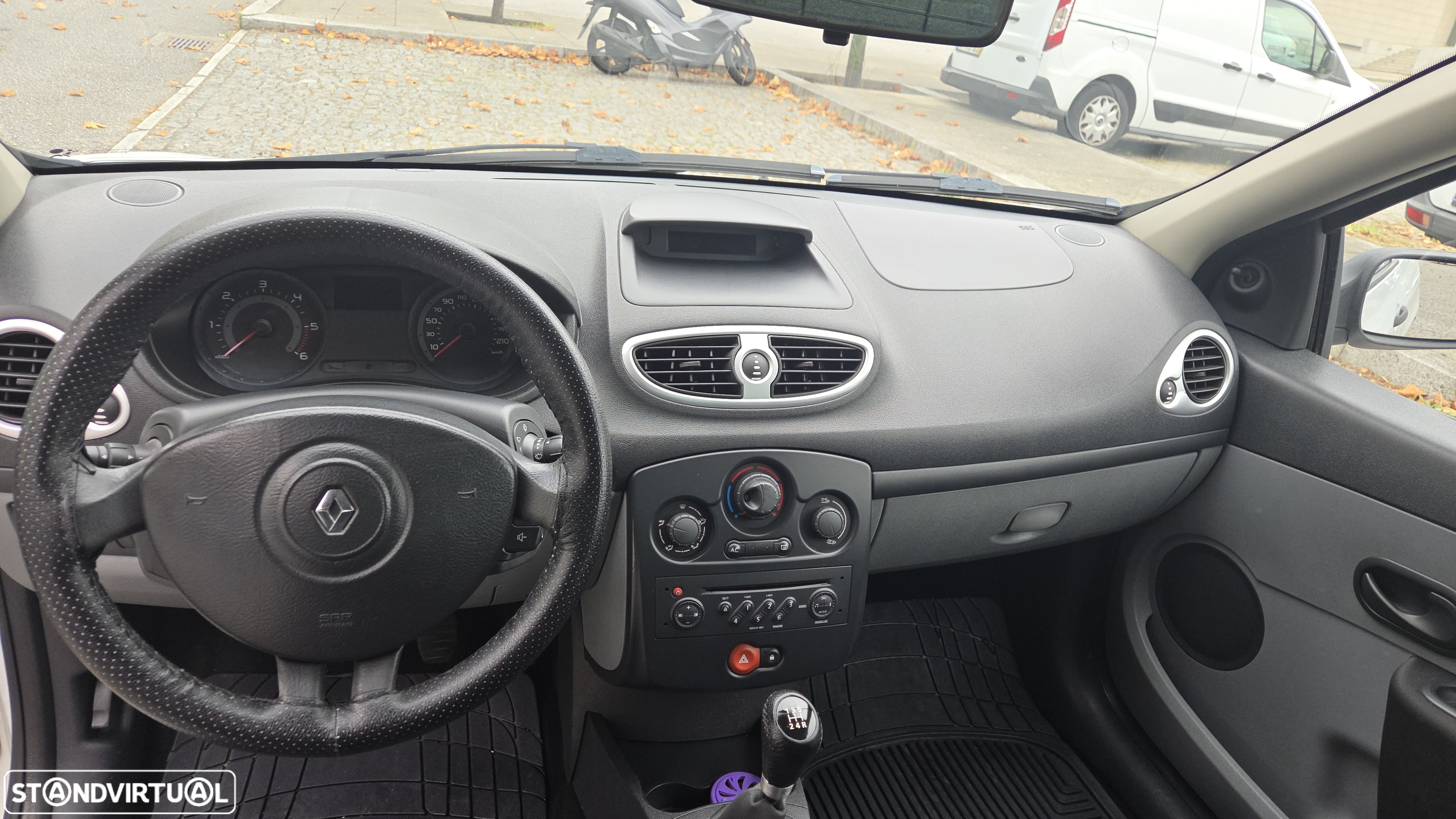 Renault Clio - 8