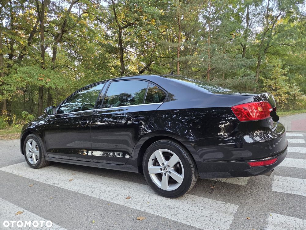 Volkswagen Jetta - 7