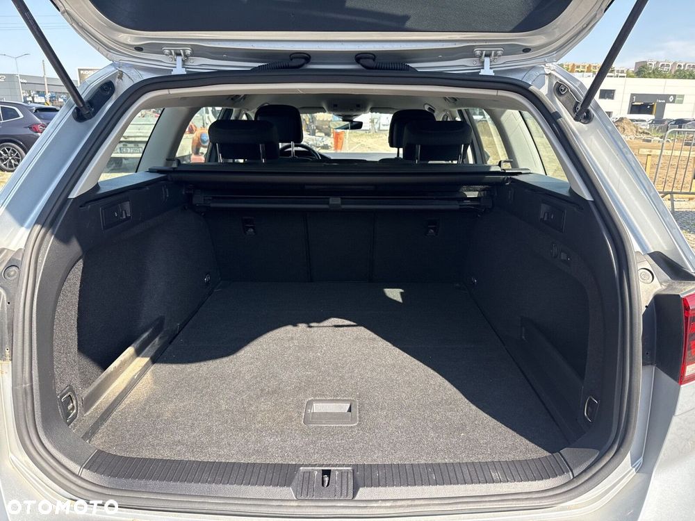 Volkswagen Passat - 22