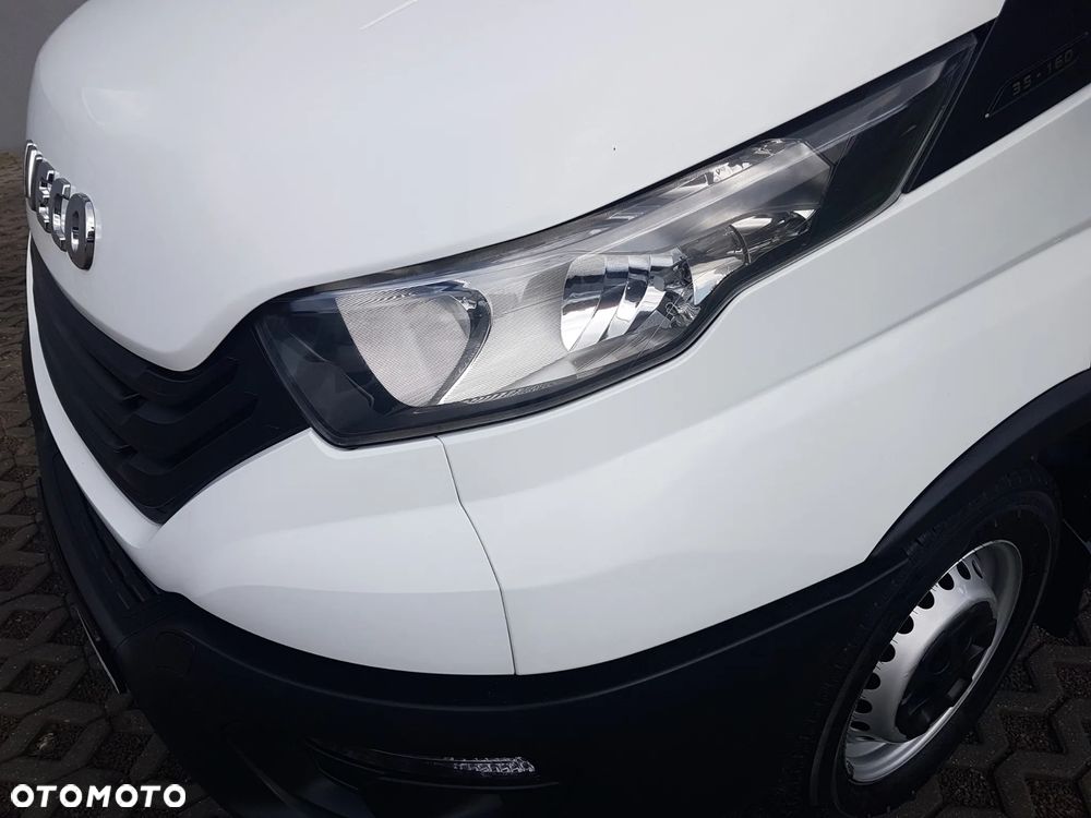 Iveco DAILY WINDA 8EP KONTENER KLIMA 4,22x2,24x2,24 KRAJOWY 35S16 3,0-160KM MANUAL 6-BIEGÓW - 31