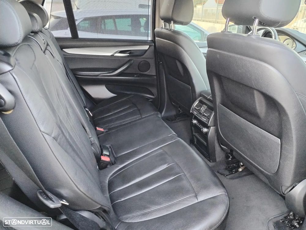 BMW X5 25 d sDrive Comfort 7L - 9