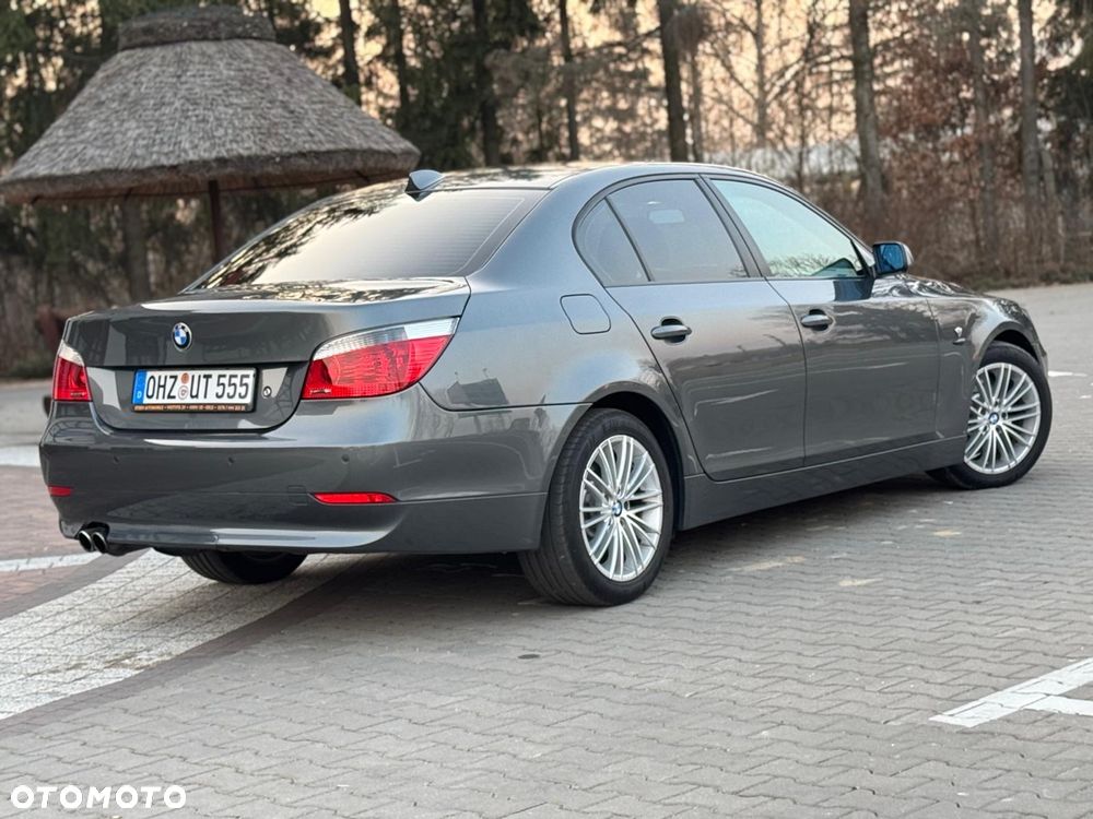 BMW Seria 5 545i - 26