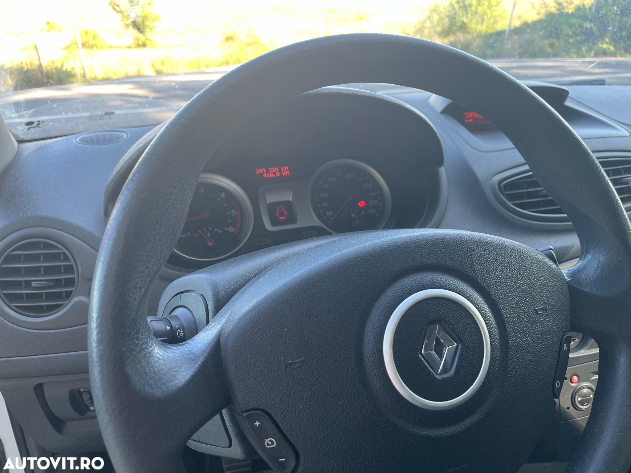 Renault Clio 1.5 dCi Authentique - 10
