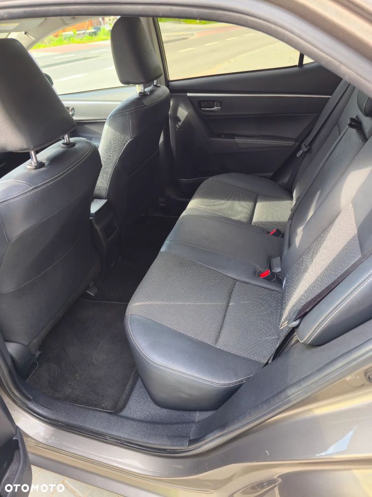 Toyota Corolla 1.6 Prestige EU6 - 15