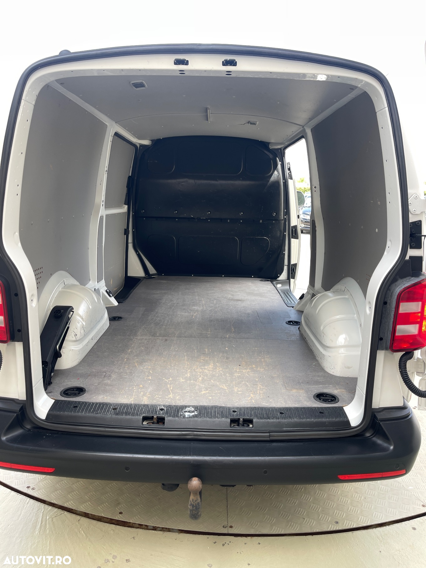 Volkswagen Transporter 2.0TDI  LUNG  2CULISANTE  USI SPATE - 25