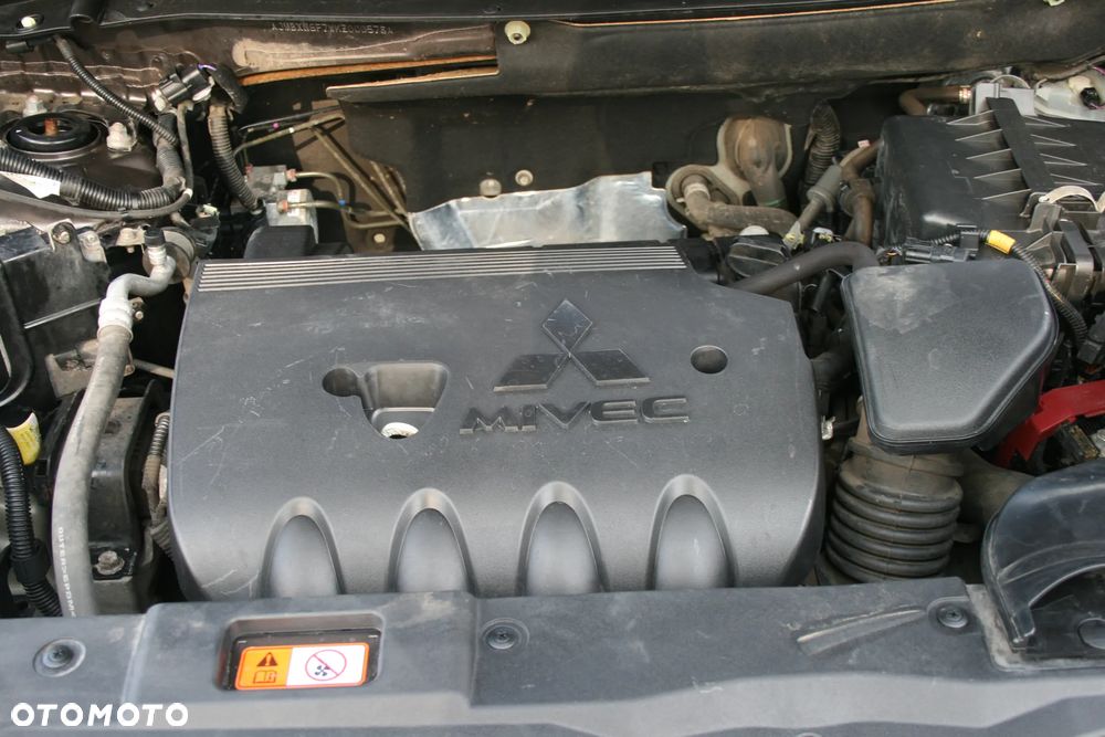 Mitsubishi Outlander - 18