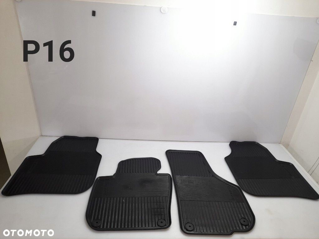 SKODA SUPERB II KOMBI DYWANIKI WYCIERACZKI GUMOWE 3T1862435 ORYGINAŁ SUPER - 1