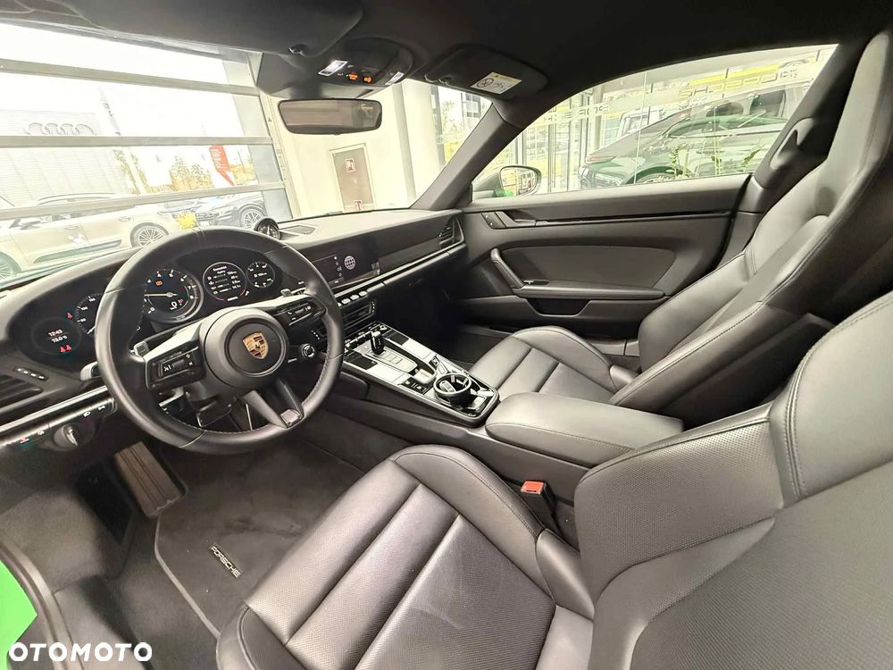 Porsche 911 Carrera T PDK - 16