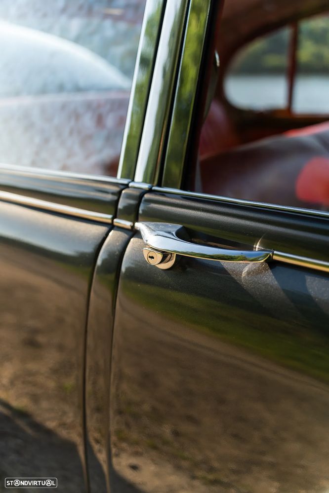 Jaguar Daimler - 34