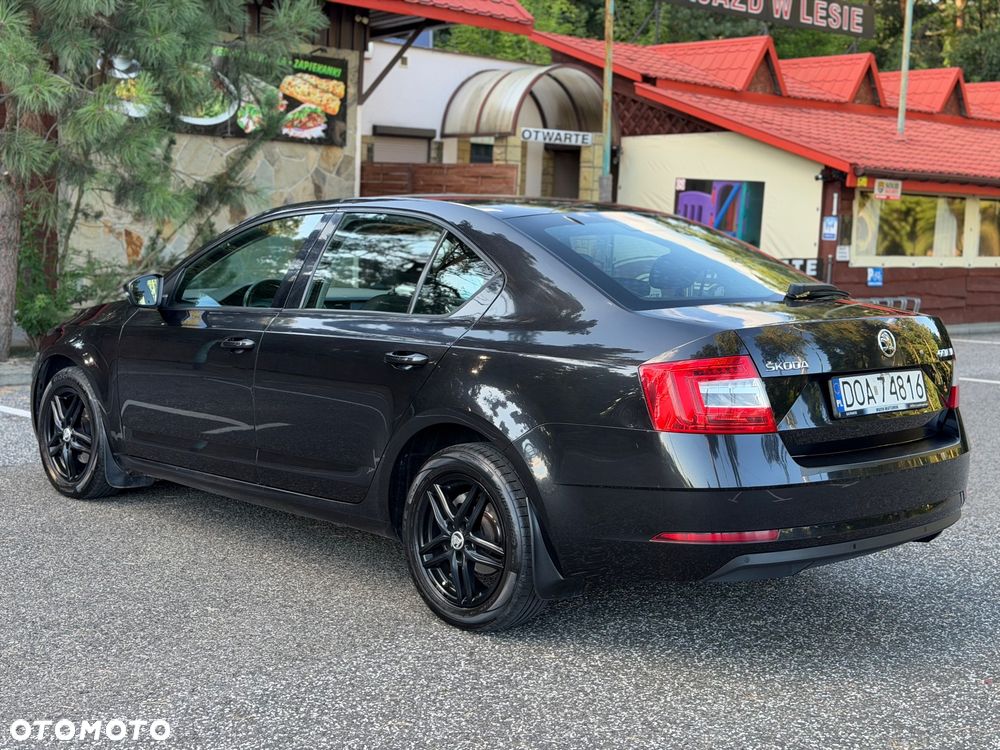 Skoda Octavia 1.6 TDI Elegance DSG - 6