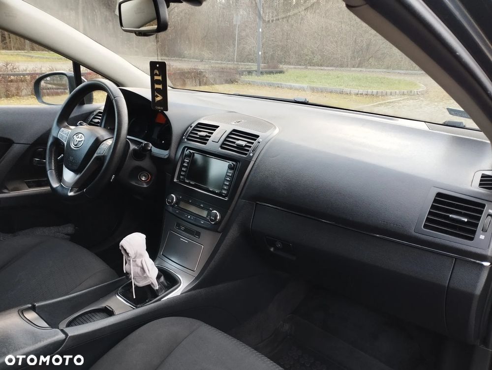 Toyota Avensis 2.0 D-4D Executive - 22