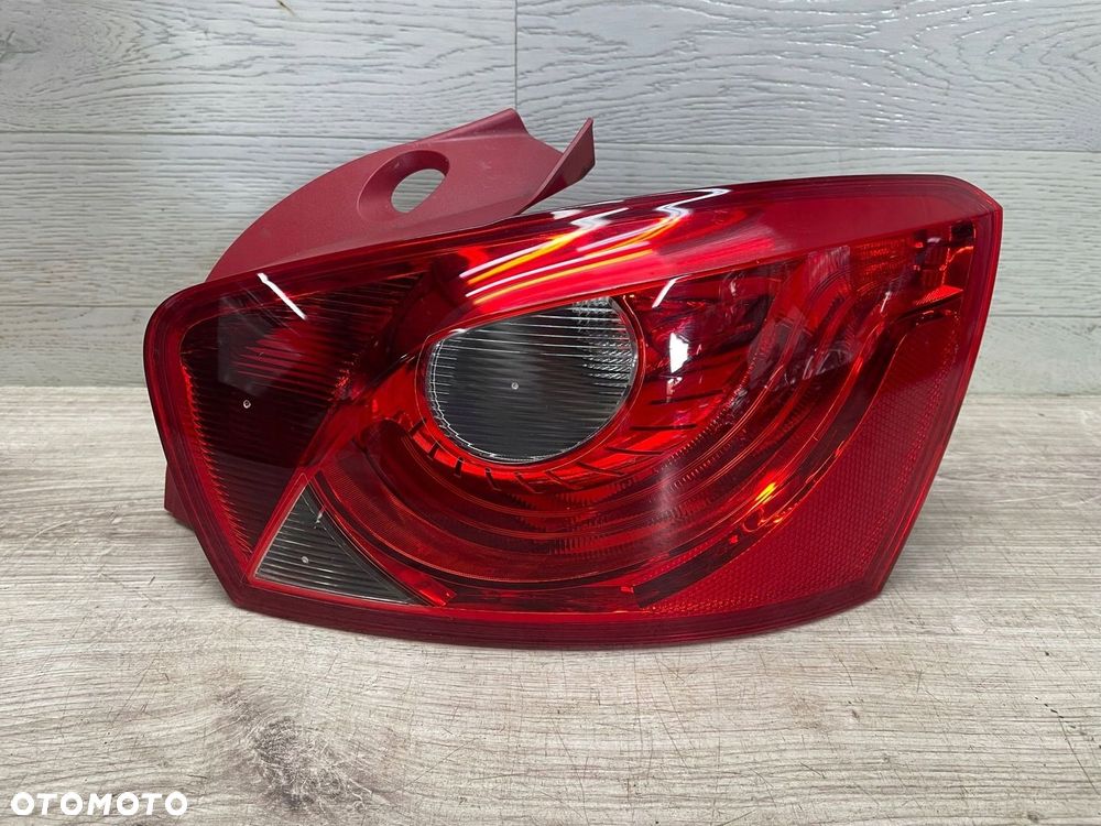 Seat Ibiza IV 6J,6P 2008 Tył strona prawa Lampa tylna