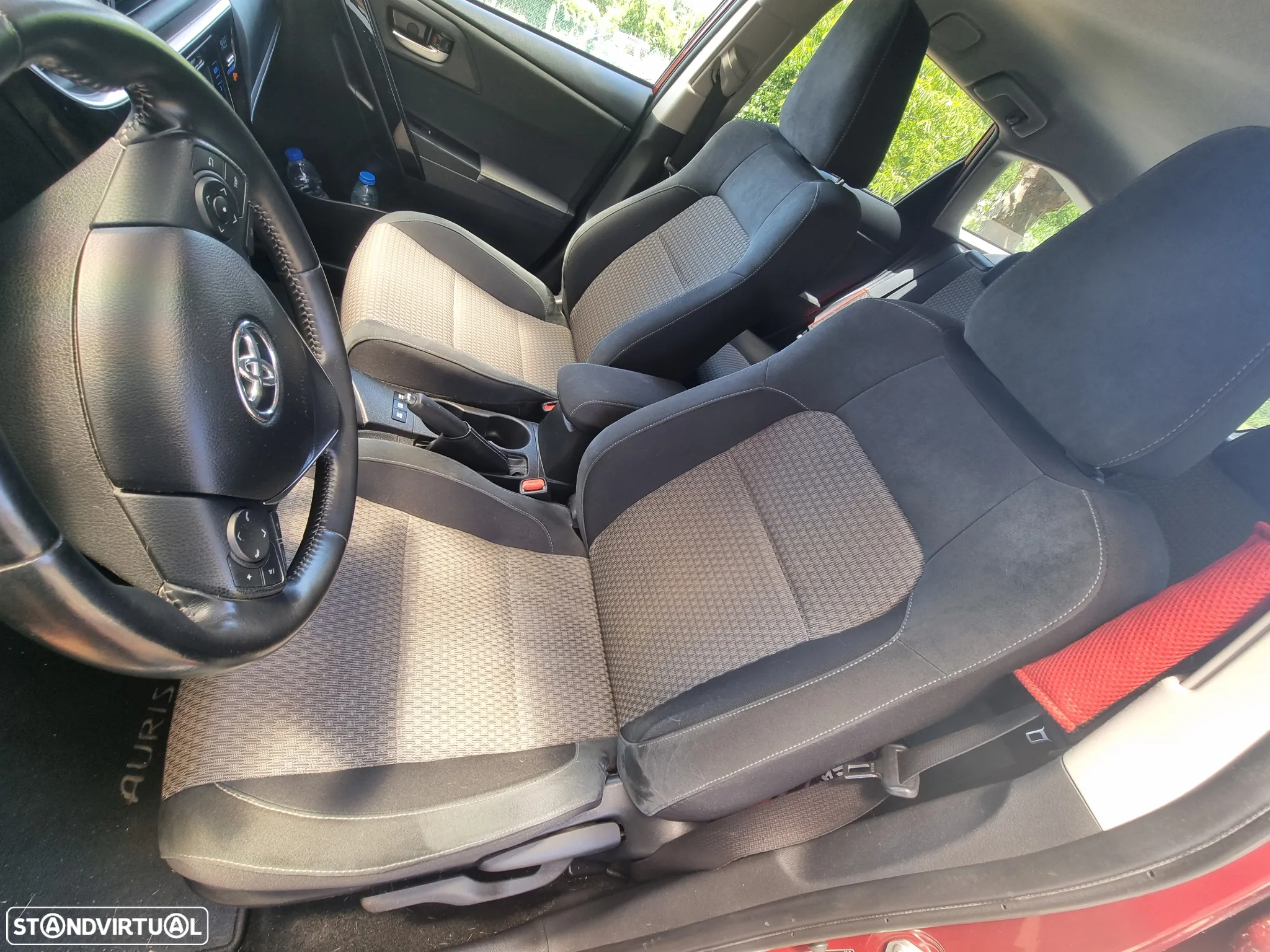 Toyota Auris Touring Sports 1.8 HSD Comfort +P.Techno+P.Sport - 15