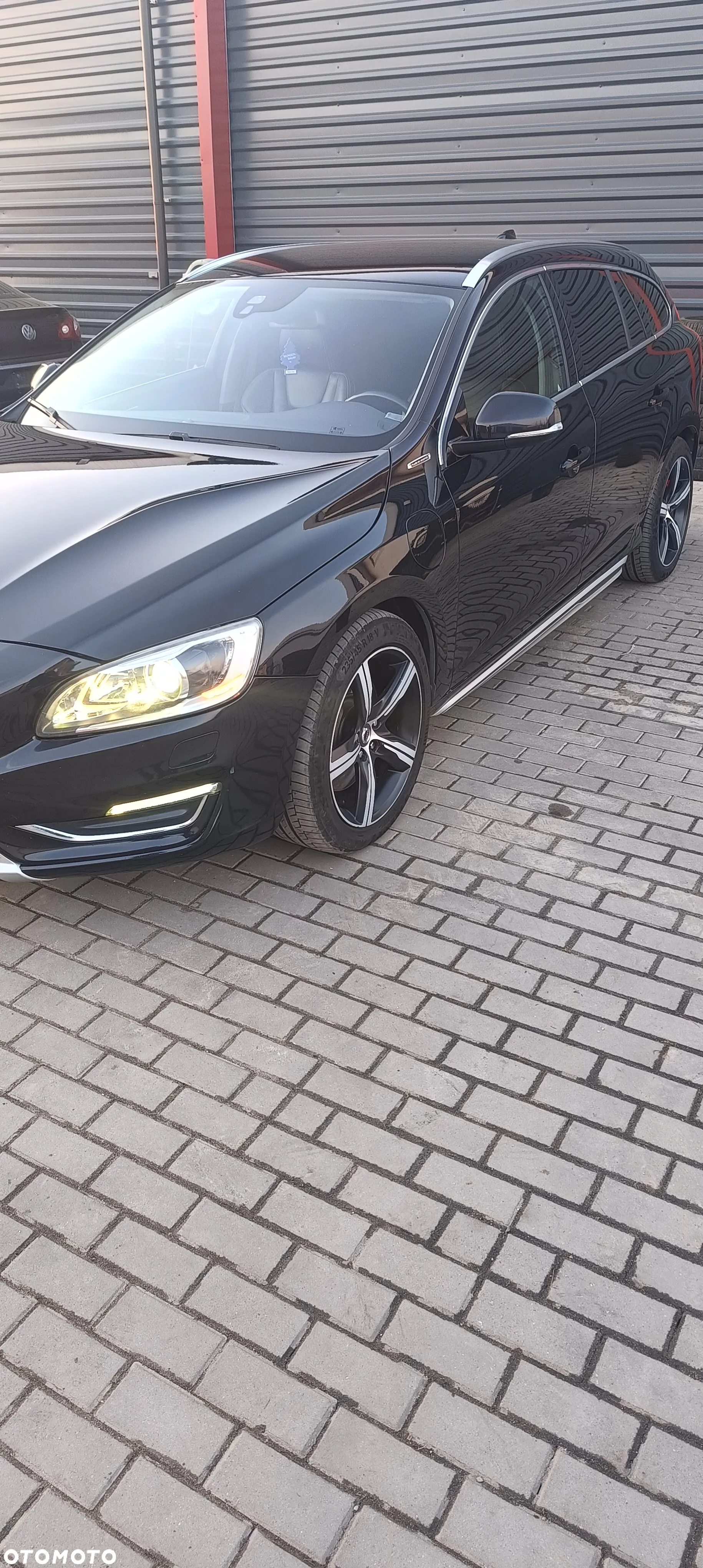 Volvo V60 D6 AWD Plug-in Hybrid Summum - 30