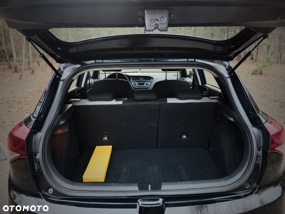Hyundai i20 - 14