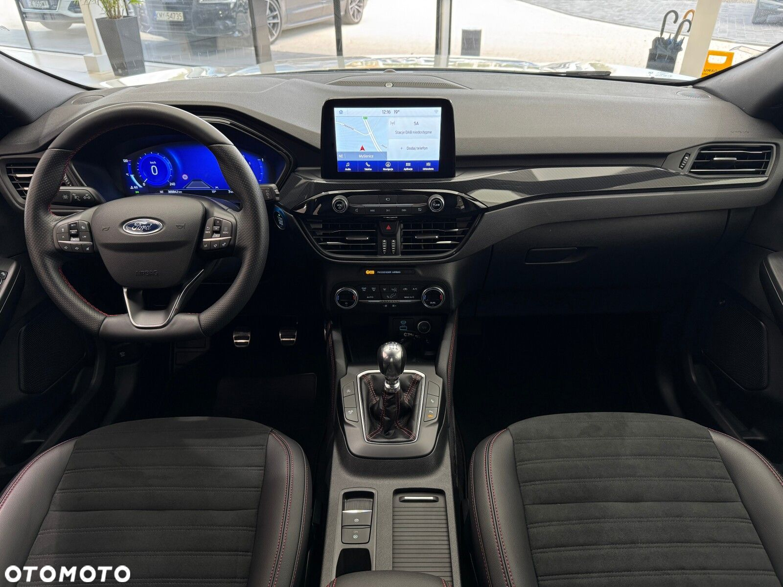 Ford Kuga 1.5 EcoBoost FWD ST-Line X - 14