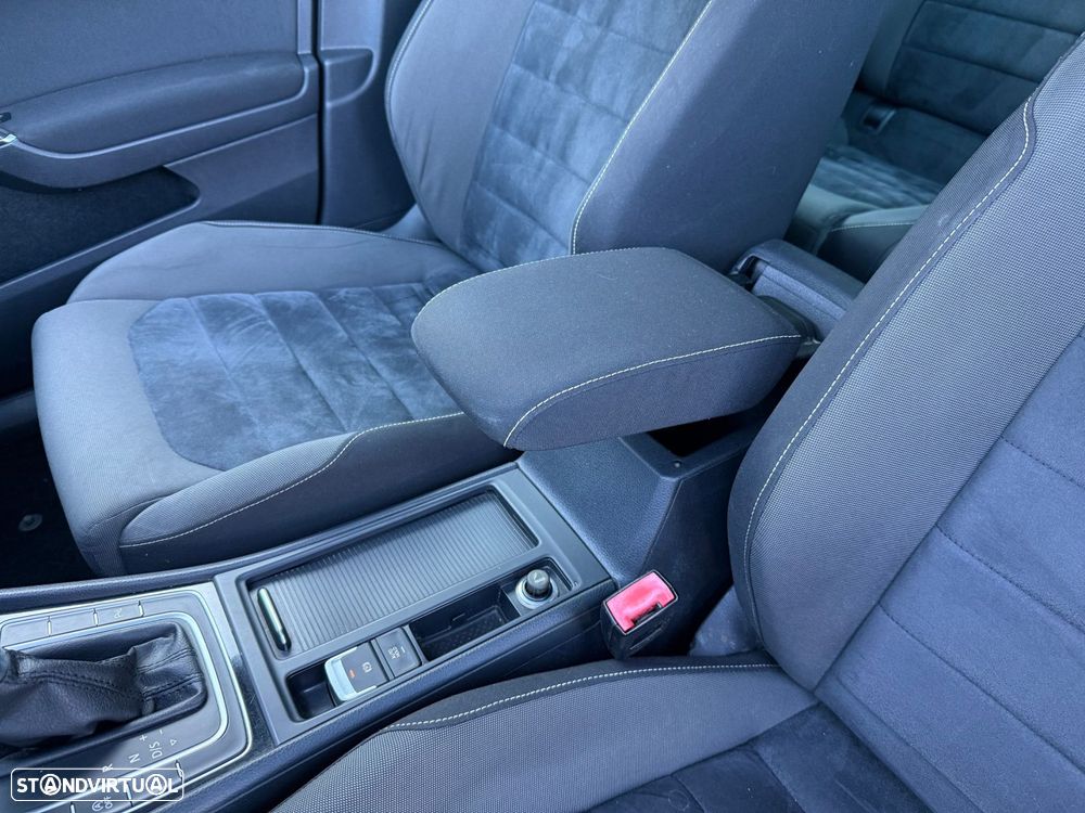 VW Golf Variant 1.6 TDi Highline DSG - 14