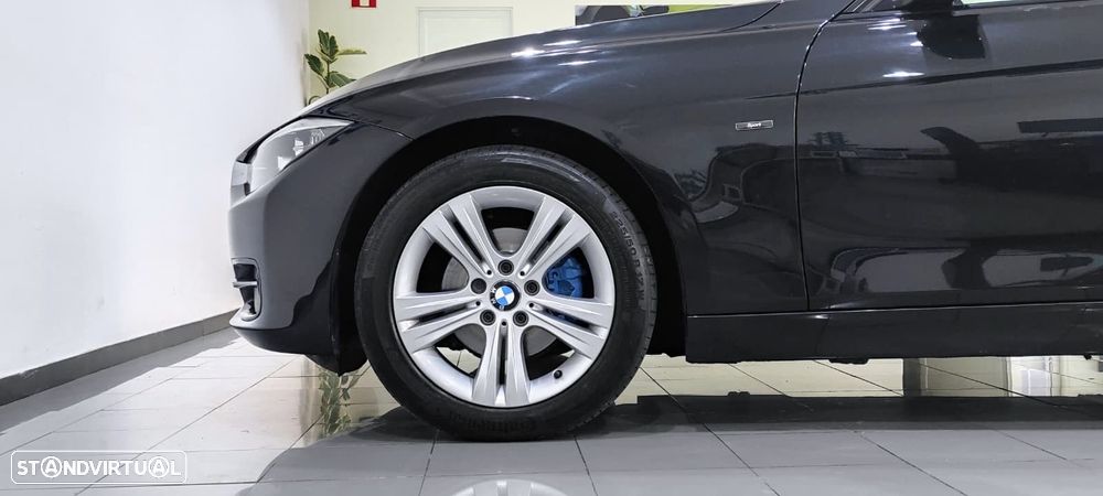 BMW 318 d Auto Line Sport - 42