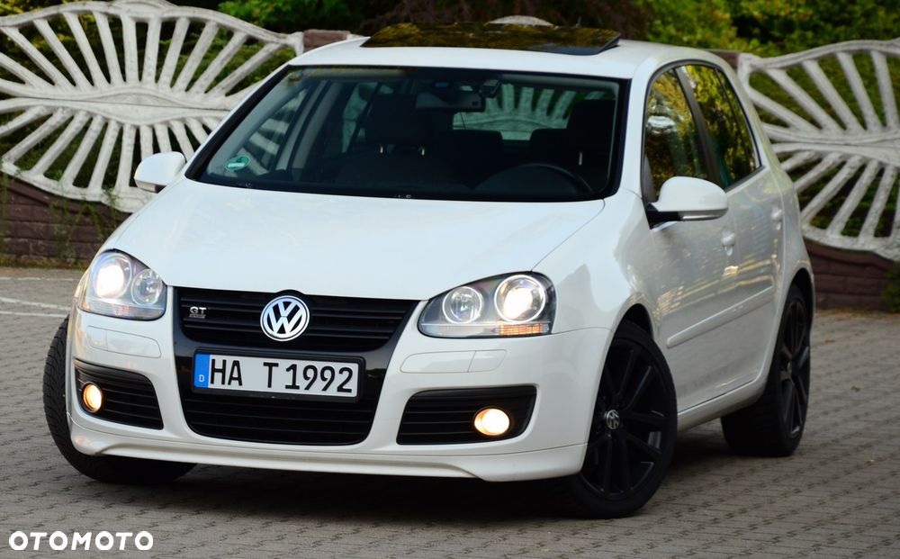 Volkswagen Golf - 1