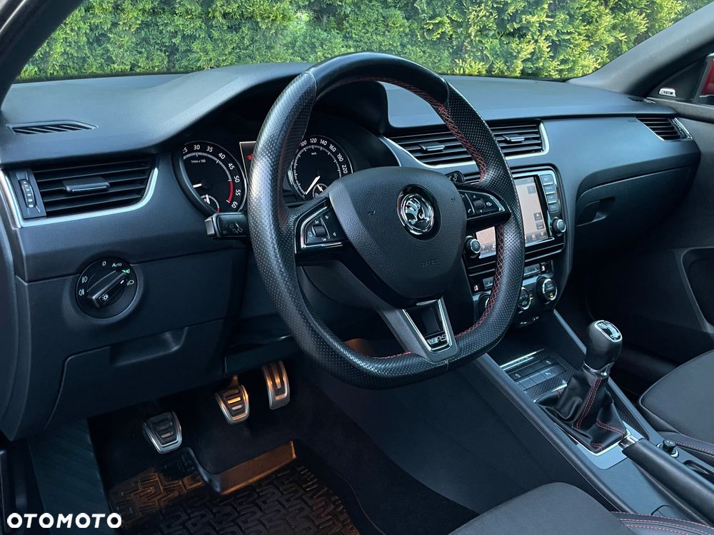 Skoda Octavia 2.0 TDI RS - 28