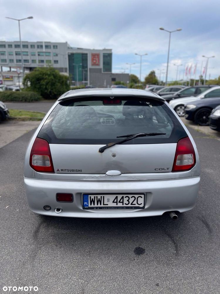 Mitsubishi Colt - 5