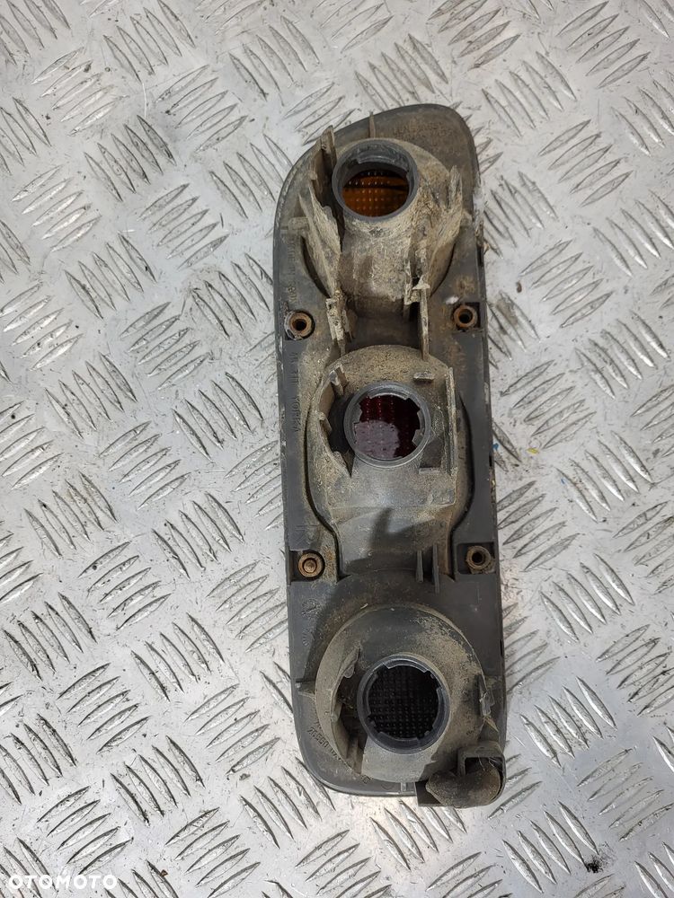 Nissan Terrano II Lampa Lewy Prawa Tył - 13