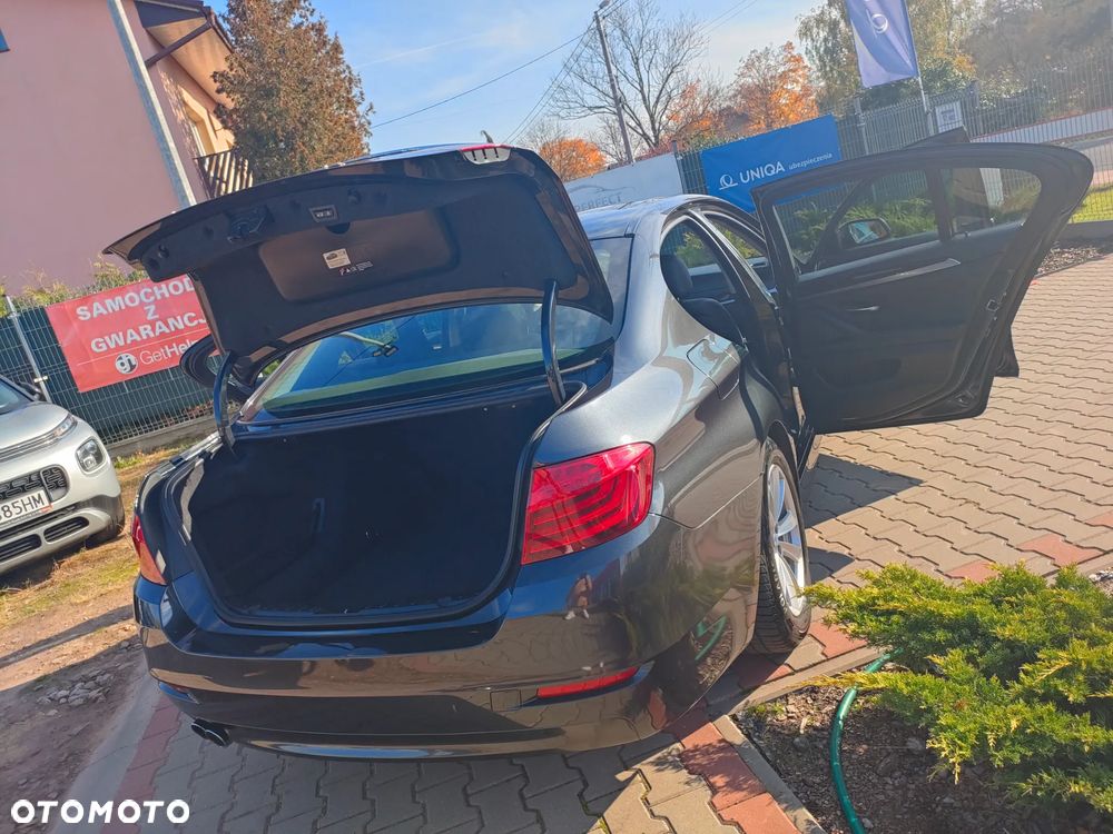 BMW Seria 5 528i Luxury Line - 26