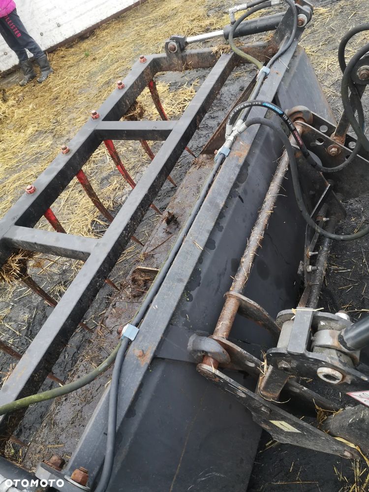 New Holland M 135 - 7