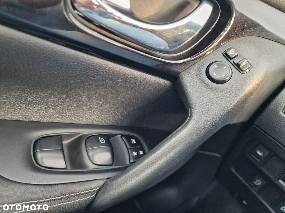 Nissan Qashqai 1.2 DIG-T N-Connecta EU6 - 31