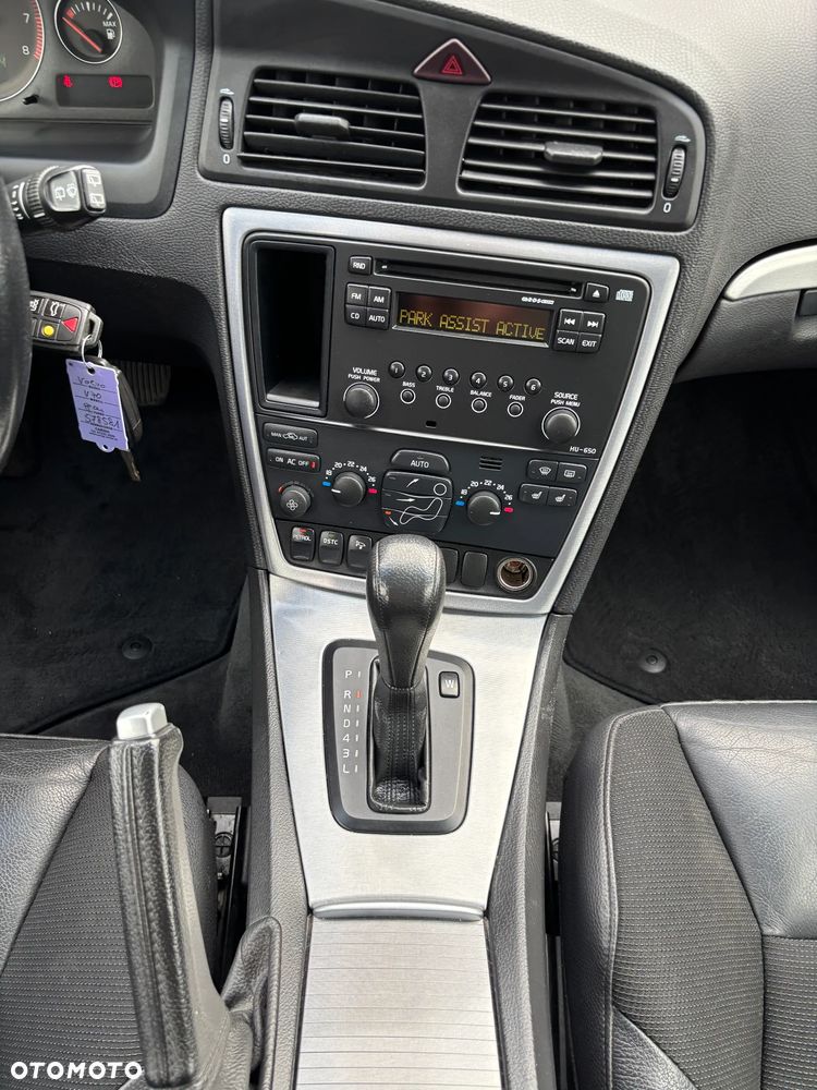Volvo V70 2.4 Momentum - 24