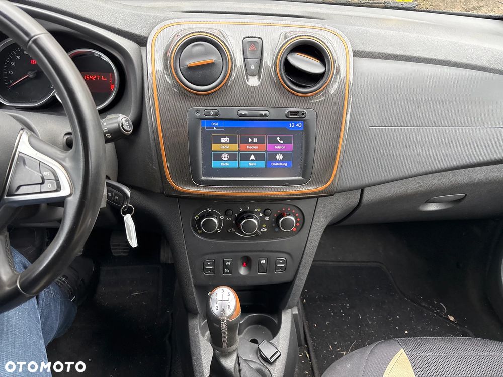 Dacia Logan TCe 90 S&S Stepway Celebration - 5